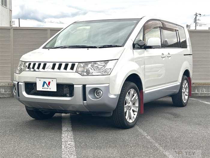 2016 Mitsubishi Delica D5