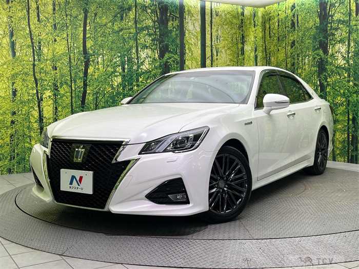 2015 Toyota Crown Hybrid