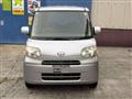 2011 Daihatsu Tanto