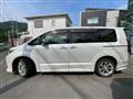 2011 Mitsubishi Delica D5