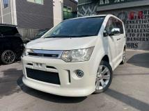 2011 Mitsubishi Delica D5