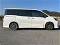 2016 Toyota Voxy