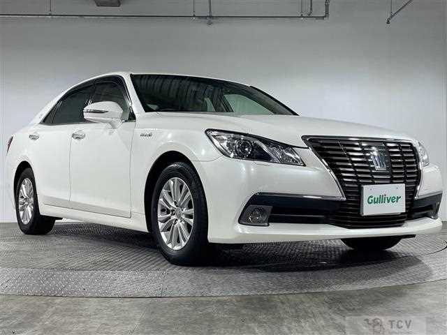 2013 Toyota Crown Hybrid