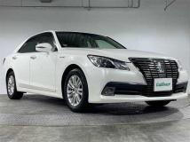 2013 Toyota Crown Hybrid
