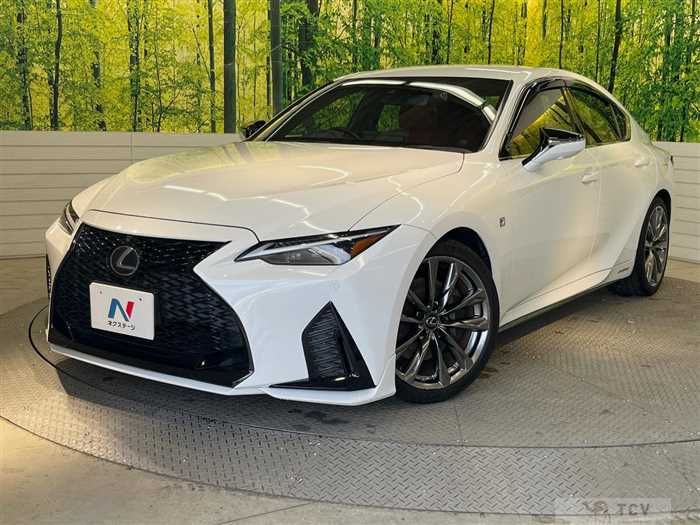 2021 Lexus IS