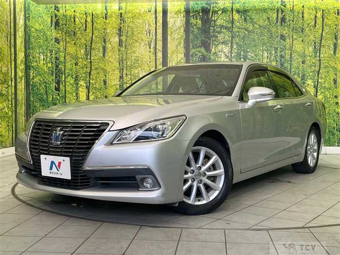2013 Toyota Crown Hybrid