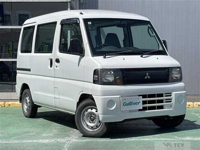 2010 Mitsubishi Minicab Van