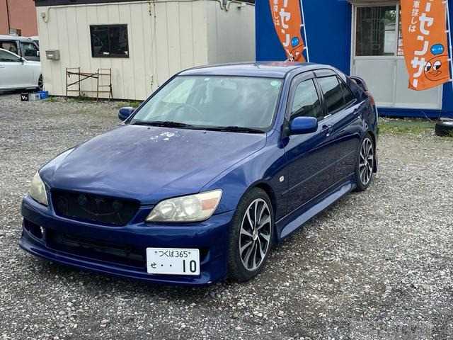 2000 Toyota Altezza