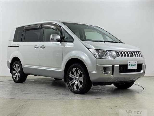 2017 Mitsubishi Delica D5
