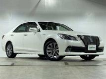 2014 Toyota Crown Hybrid