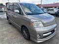 2005 Toyota Voxy