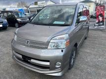 2005 Toyota Voxy