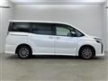 2017 Toyota Voxy