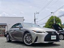 2021 Lexus IS