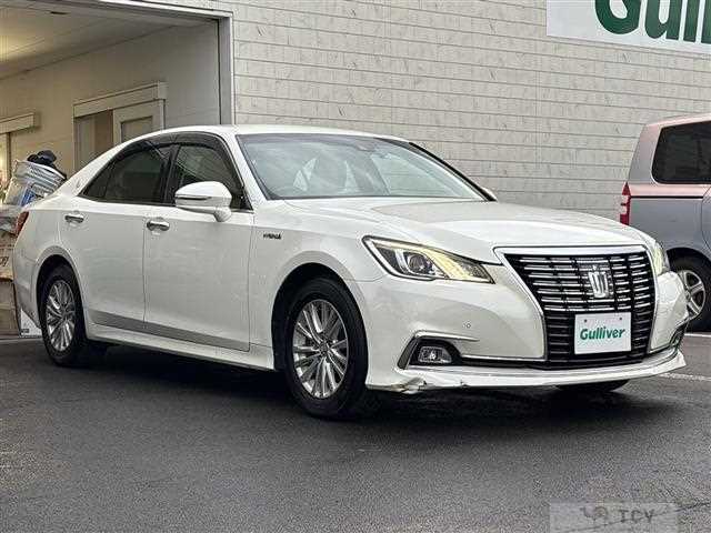 2017 Toyota Crown Hybrid