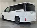 2016 Toyota Voxy