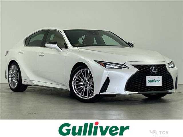2021 Lexus IS