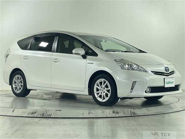 2013 Toyota PRIUS α