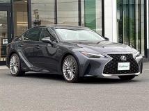 2021 Lexus IS