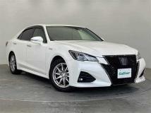 2018 Toyota Crown Hybrid