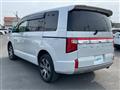2019 Mitsubishi Delica D5