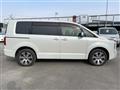 2019 Mitsubishi Delica D5