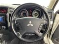 2018 Mitsubishi Pajero