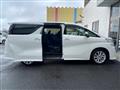 2015 Toyota Vellfire