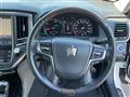 2017 Toyota Crown Hybrid