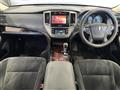 2017 Toyota Crown Hybrid