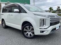 2019 Mitsubishi Delica D5