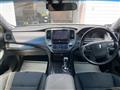 2013 Toyota Crown Hybrid