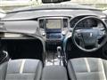 2017 Toyota Crown Hybrid