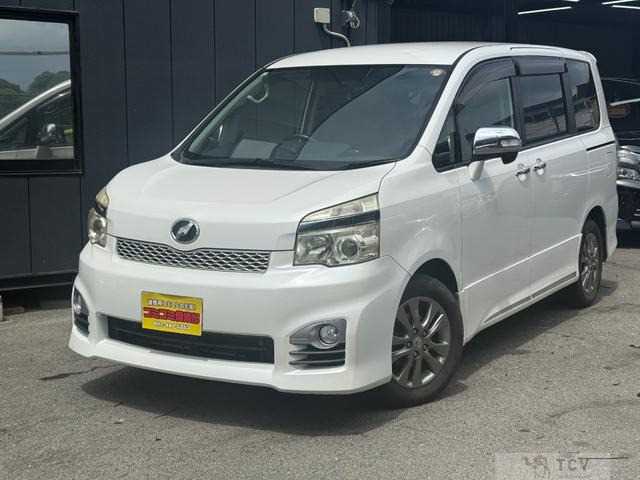 2013 Toyota Voxy