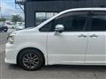 2013 Toyota Voxy