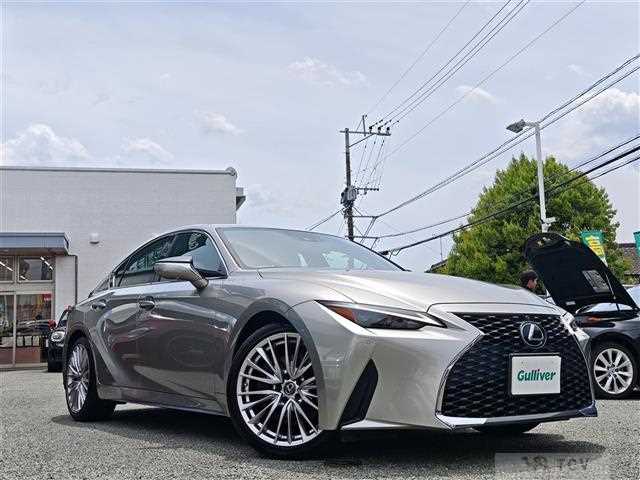 2021 Lexus IS