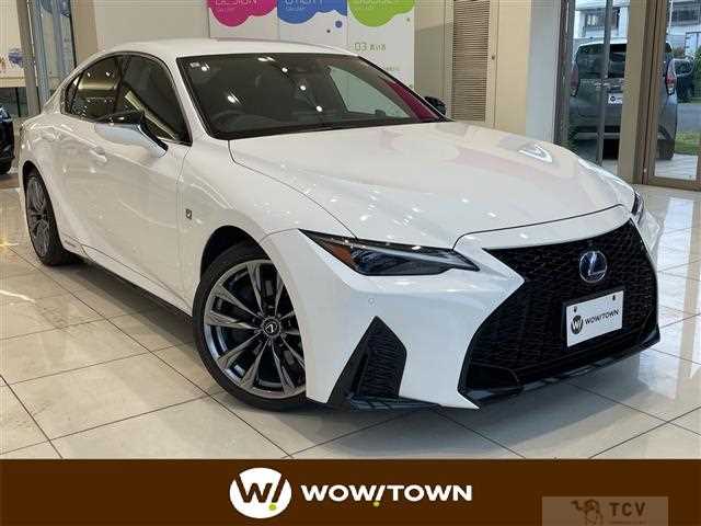 2021 Lexus IS