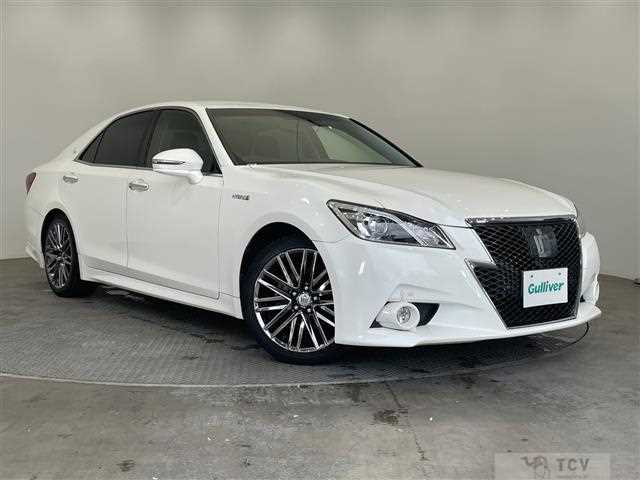 2014 Toyota Crown Hybrid