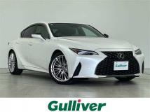 2023 Lexus IS