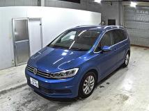 2017 Volkswagen Golf Touran