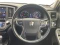 2014 Toyota Crown Hybrid