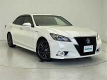 2014 Toyota Crown Hybrid