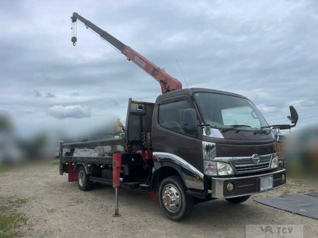 2004 Hino Dutro