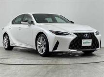2021 Lexus IS