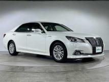 2016 Toyota Crown Hybrid