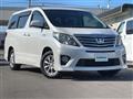 2013 Toyota Alphard Hybrid