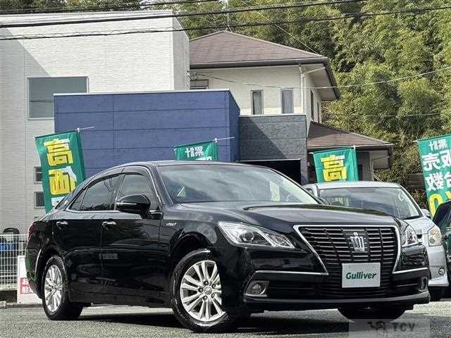 2014 Toyota Crown Hybrid