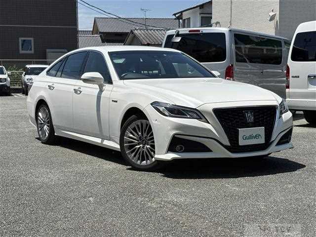 2019 Toyota Crown Hybrid