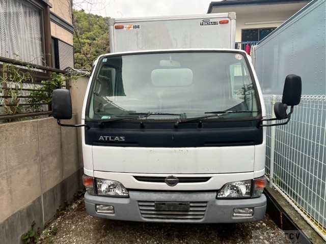 2004 Nissan Atlas