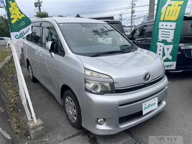 2013 Toyota Voxy